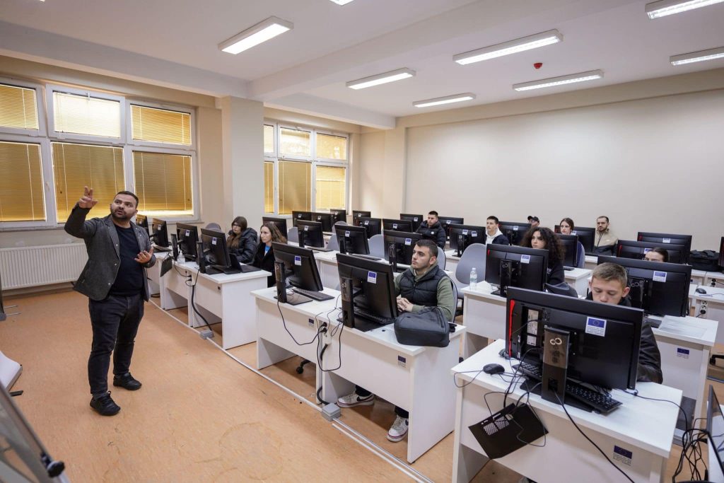 Projekti “Avancimi Digjital Rinor”, një mundësi për të rinjtë e Kosovës